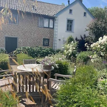 Vakantiewoning Hof7tien90 * Nuth